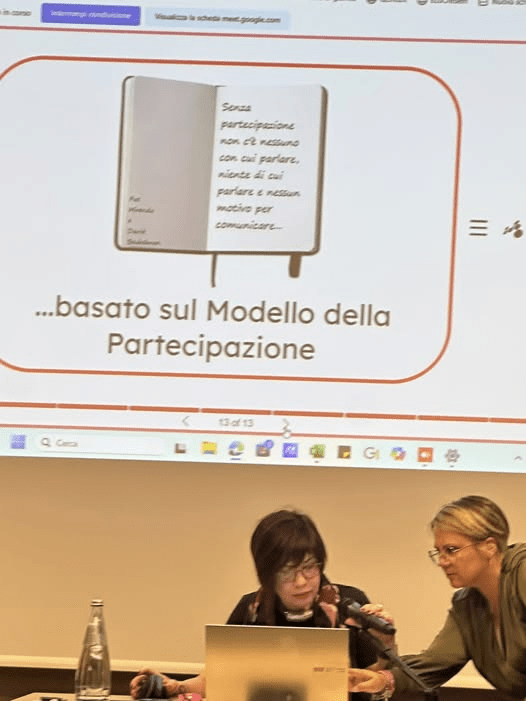 foto della relatrice al convegno convegno